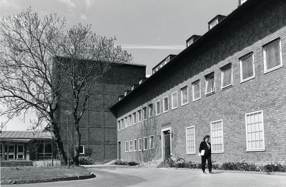 Fig.9A The building in which the medical faculty met during 1946-1993 (Bottom floor to the right). Photo: Veijo Mehtonen