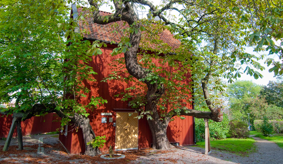 Fig. 10. The barn at Karolinska Institutet’s campus area in Solna where the Secretary General had his office in the beginning of the 1970s. Photo: Mattias Karlén